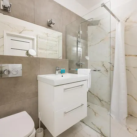 Kolska Spacious By Bookinghost *