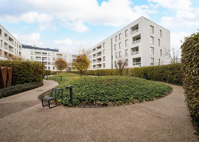 Apartment Kolska Spacious By Bookinghost