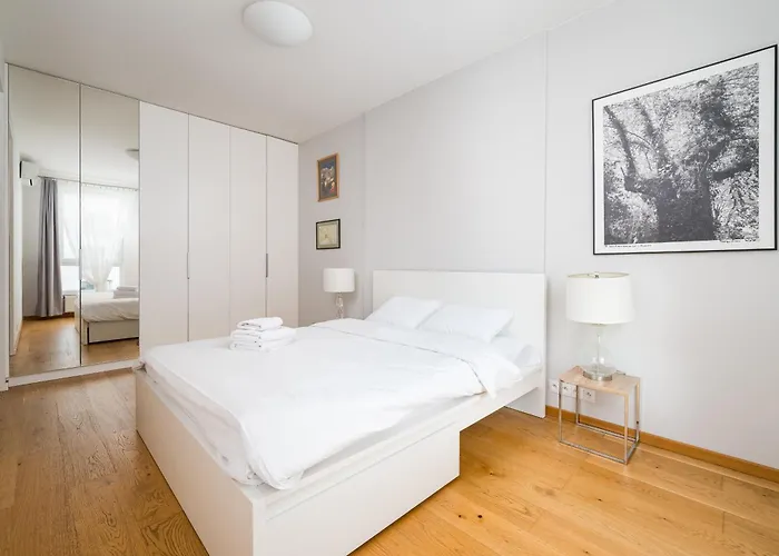 Kolska Spacious By Bookinghost Apartment