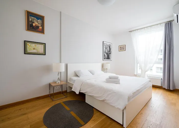 Apartment Kolska Spacious By Bookinghost