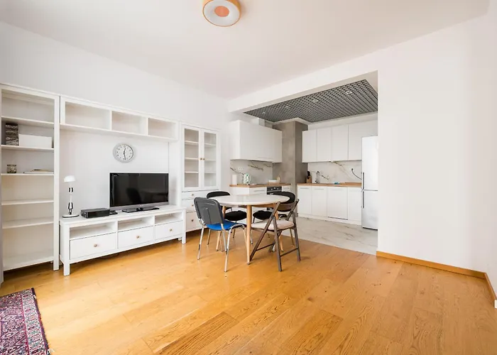 Kolska Spacious By Bookinghost Apartment