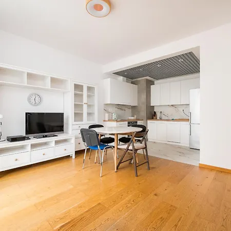 Kolska Spacious By Bookinghost Appartement
